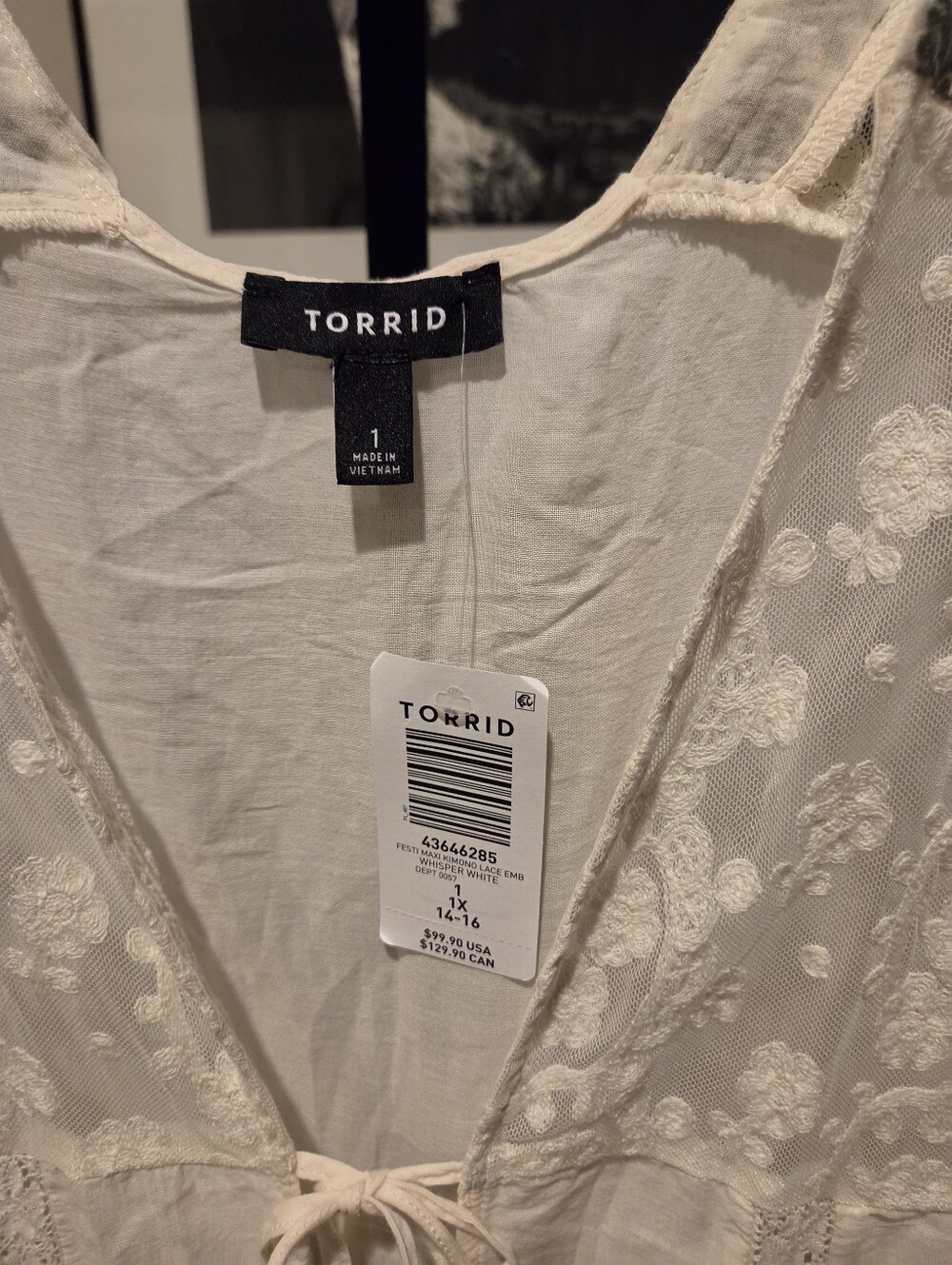 #50 torrid Cream Lace Tiered Swim Cover-Up Vest - Picture 3 of 4